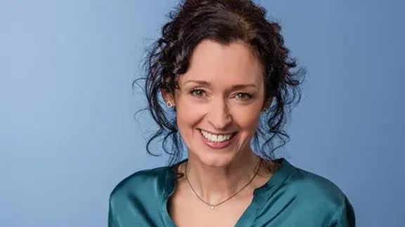 julia finkernagel wie alt
